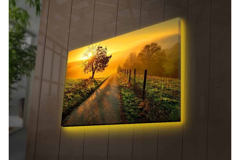 Canvastavla med LED-belysning - Soluppgång över en slingrande väg med träd och gärdesgård - Guld / Grön / Brun - Inredning - Tavlor & konst - Canvastavlor