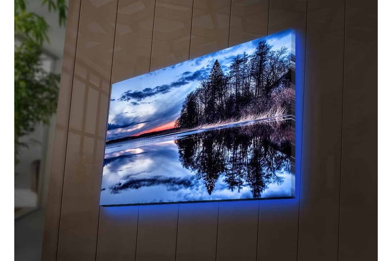 Canvastavla med LED-belysning - Spegelblanka sjölandskap med silhouetter av träd i skymning - Blå / Svart / Grå - Inredning - Tavlor & konst - Canvastavlor