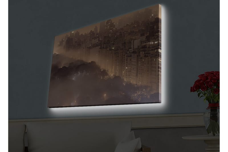 Canvastavla med LED-belysning - Stämningsfull stadsbild i dimma med skyskrapor och trädtoppar, Mörkbrun / Grå / Guld