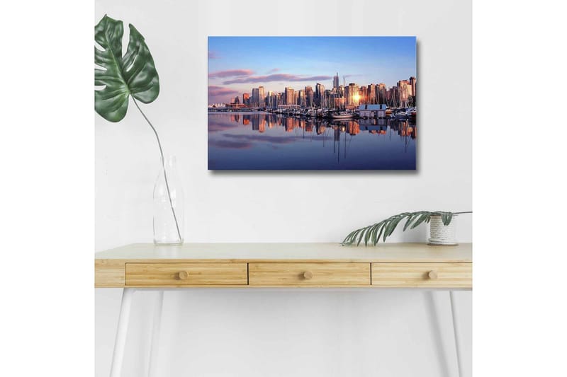 Canvastavla med LED-belysning - Stadssilhuett vid solnedgång med reflektioner i vattnet, Blå / Orange / Lila