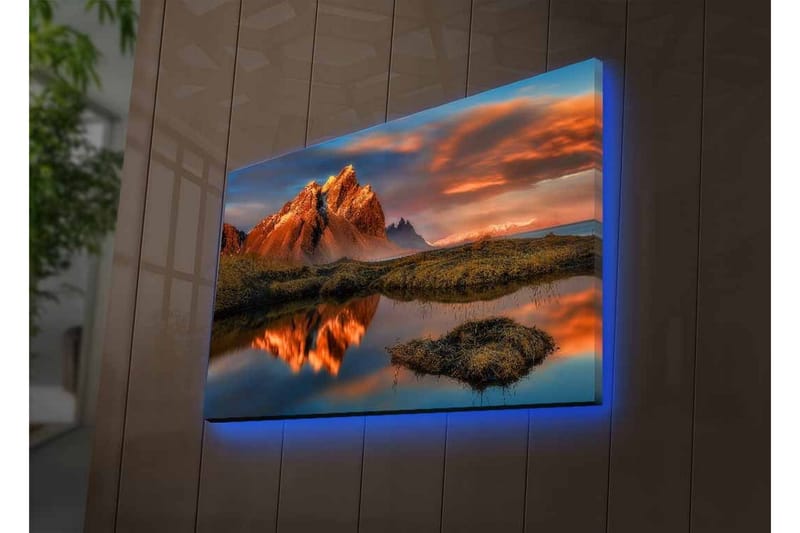 Canvastavla med LED-belysning - Storslagen fjällandskap med reflektioner i en stilla sjö - Orange / Blå / Grön - Inredning - Tavlor & konst - Canvastavlor
