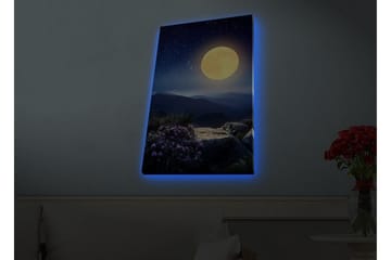 Canvastavla med LED-belysning - Storslagen måne över en fjärran bergslandskap med blommor i förgrunden - Mörkblå / Gul / Lila - Inredning - Tavlor & konst - Canvastavlor