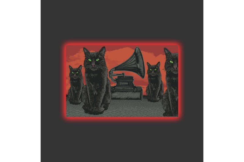 Canvastavla med LED-belysning - Svart katt med gröna ögon framför en grammofon på en röd bakgrund - Svart / Röd / Grön - Inredning - Tavlor & konst - Canvastavlor
