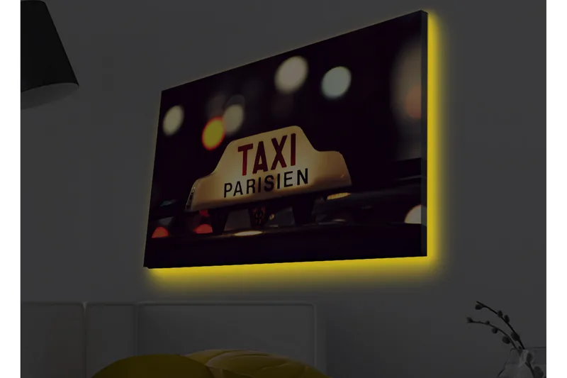 Canvastavla med LED-belysning - Taxi-skylt med texten TAXI PARISIEN i en nattlig stadsmiljö - Gult / Svart / Rött - Inredning - Tavlor & konst - Canvastavlor