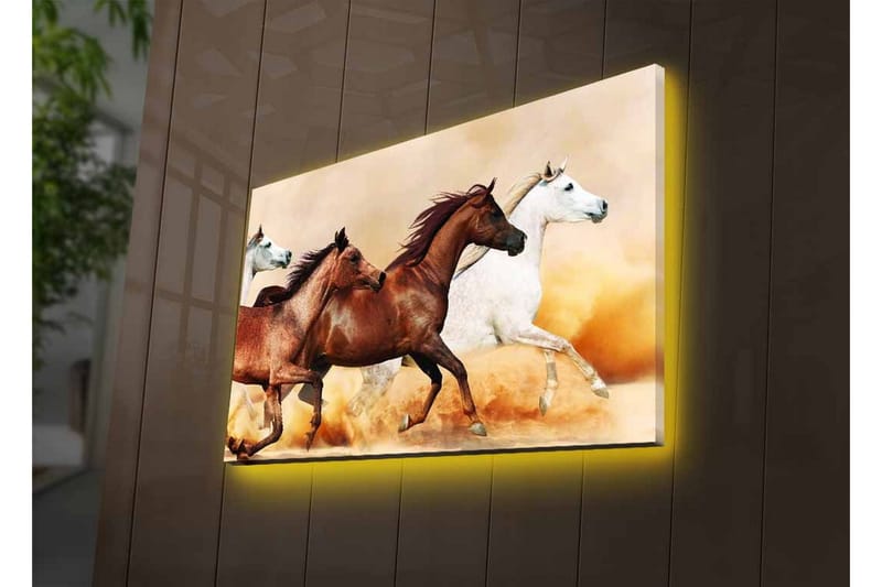 Canvastavla med LED-belysning - Tre hästar i rörelse över en sandig yta - Brun / Vit / Beige - Inredning - Tavlor & konst - Canvastavlor