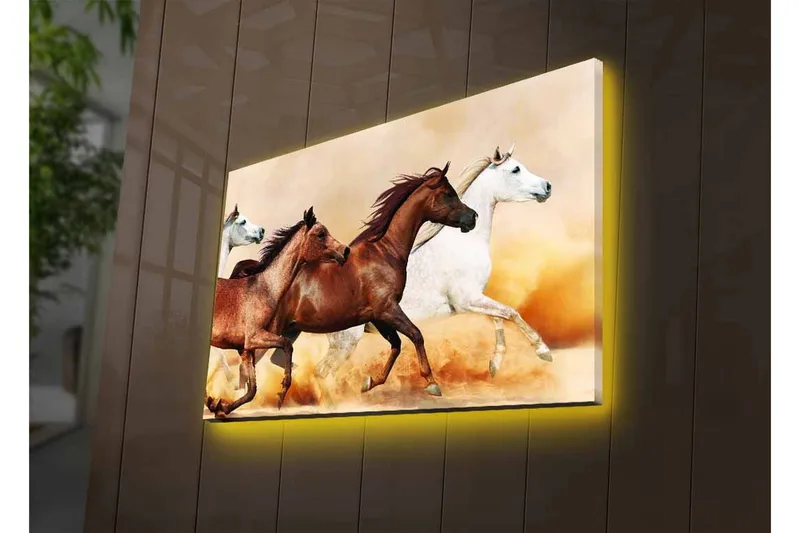 Canvastavla med LED-belysning - Tre hästar i rörelse över en sandig yta - Brun / Vit / Beige - Inredning - Tavlor & konst - Canvastavlor