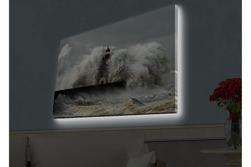 Canvastavla med LED-belysning - Vågskvalp som slår mot en fyr i stormigt väder - Grå / Vit / Brun - Inredning - Tavlor & konst - Canvastavlor