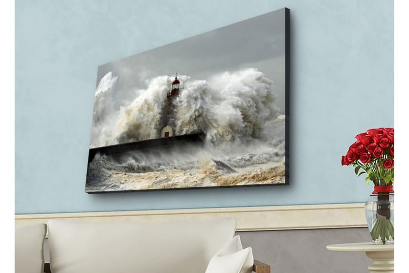 Canvastavla med LED-belysning - Vågskvalp som slår mot en fyr i stormigt väder, Grå / Vit / Brun