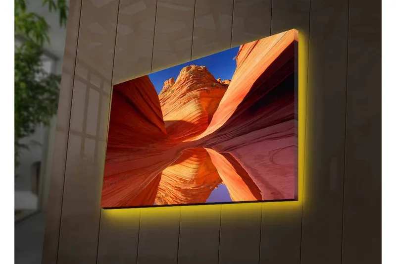 Canvastavla med LED-belysning - Vacker canyon med svängda klippväggar i varma nyanser - Röd / Orange / Blå - Inredning - Tavlor & konst - Canvastavlor