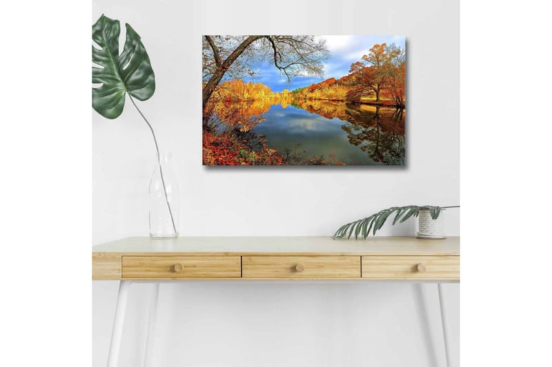 Canvastavla med LED-belysning - Vacker höstlandskap med spegelblanka sjöar och färgglada träd, Orange / Gult / Grönt