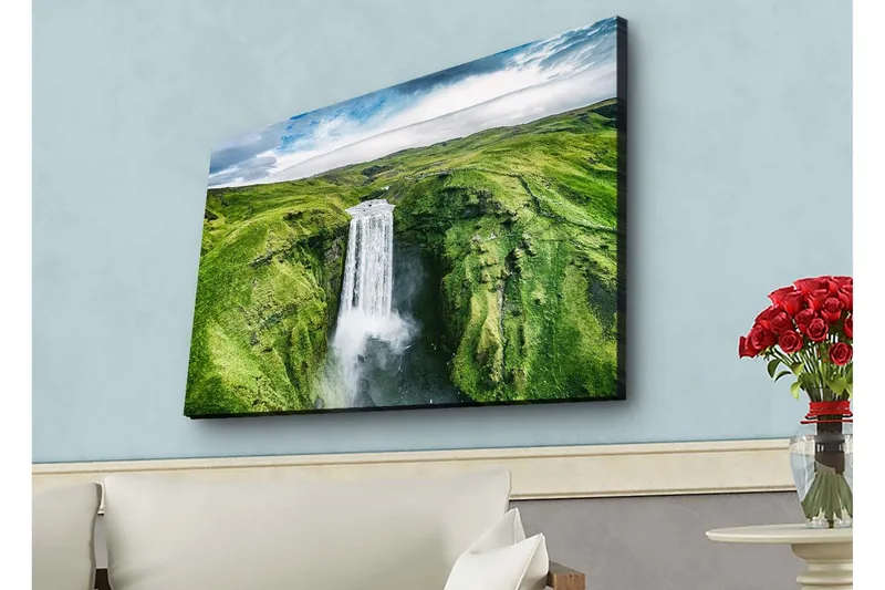 Canvastavla med LED-belysning - Vacker vattenfall i en grönskande dalgång, Grön / Vit / Blå