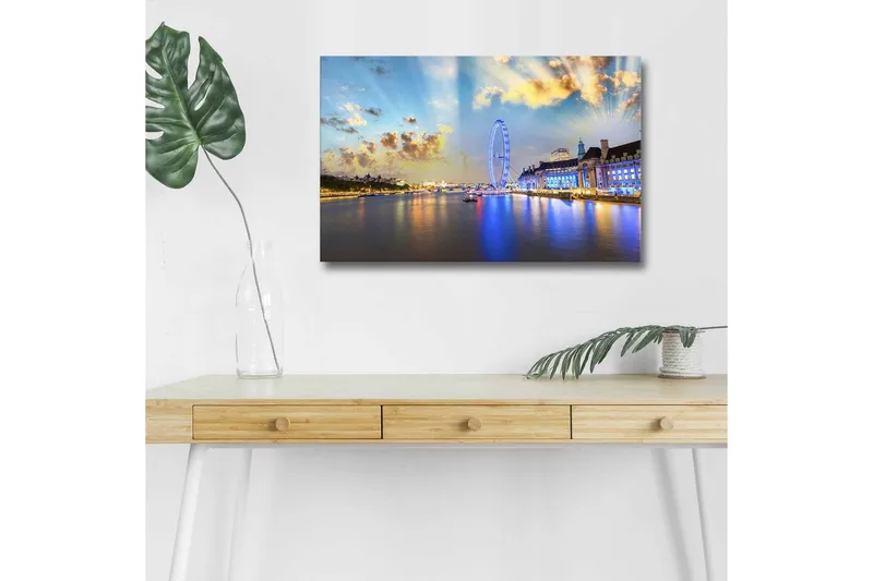 Canvastavla med LED-belysning - Vacker vy över en stad vid vattnet med ett stort pariserhjul och färgglada byggnader, Blå / Gul / Vit