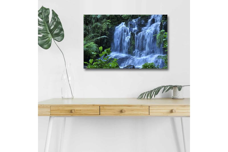 Canvastavla med LED-belysning - Vattenfall omgiven av frodig grönska, Grön / Blå / Vit