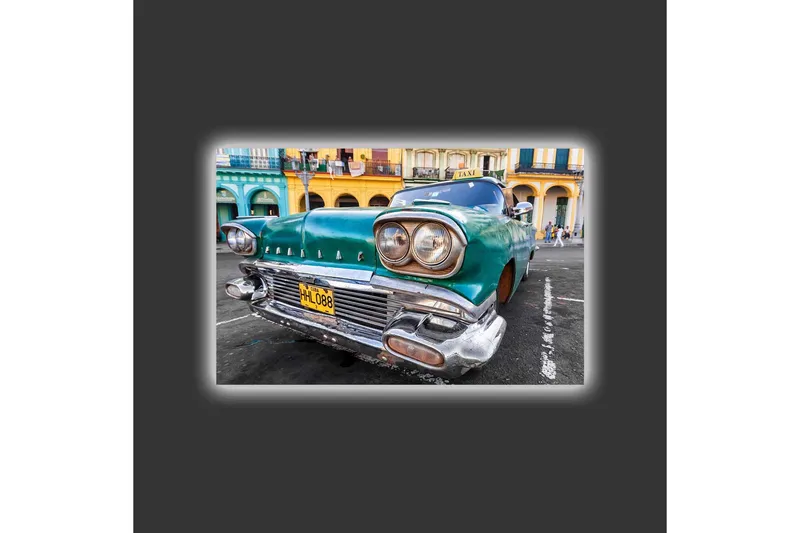 Canvastavla med LED-belysning - Vintage bil i retro stil med en grön nyans - Grön / Silver / Svart - Inredning - Tavlor & konst - Canvastavlor