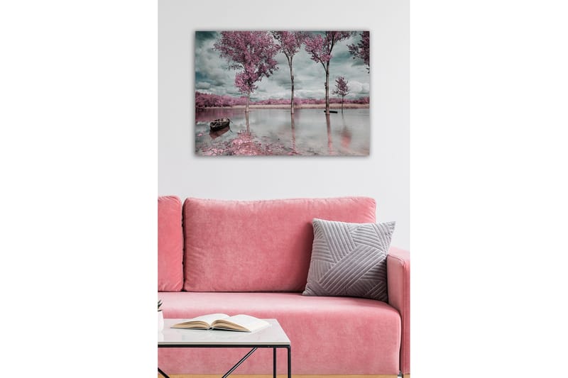 Canvastavla - Rosa träd vid en spegelblanka sjö med en båt i förgrunden - Rosa / Grå / Blå - Inredning - Tavlor & konst - Canvastavlor