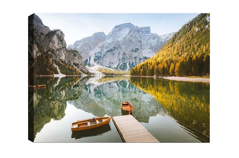 Canvastavla - Spegelblanka sjö med fjäll och höstfärgade träd, Grön / Orange / Blå