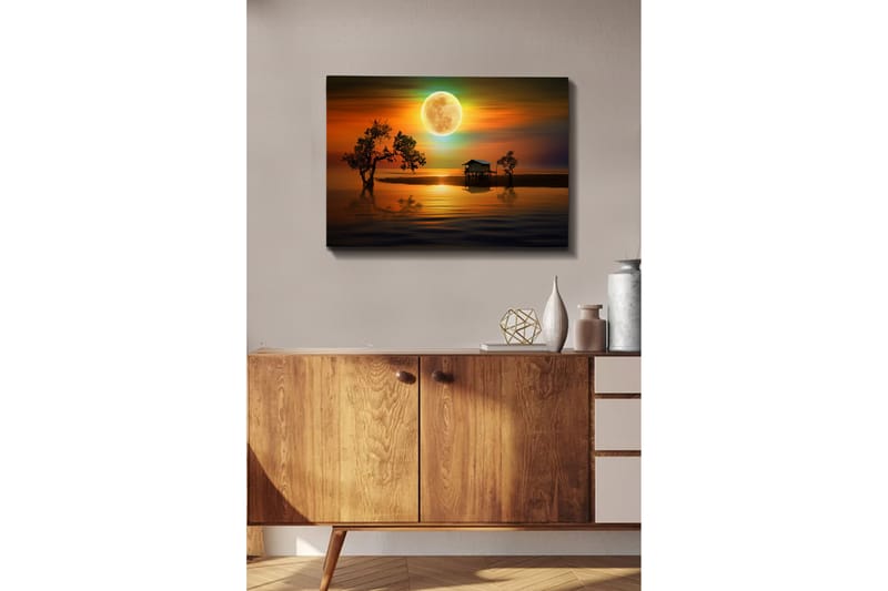 Canvastavla - Stämningsfullt landskap med en stuga vid vattnet under en stor fullmåne - Orange / Blå / Grön - Inredning - Tavlor & konst - Canvastavlor