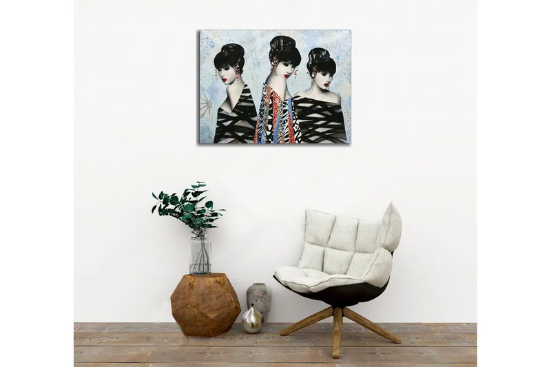 Canvastavla - Tre stiliserade kvinnor med eleganta frisyrer och färgglada kläder - Svart / Röd / Blå - Inredning - Tavlor & konst - Canvastavlor