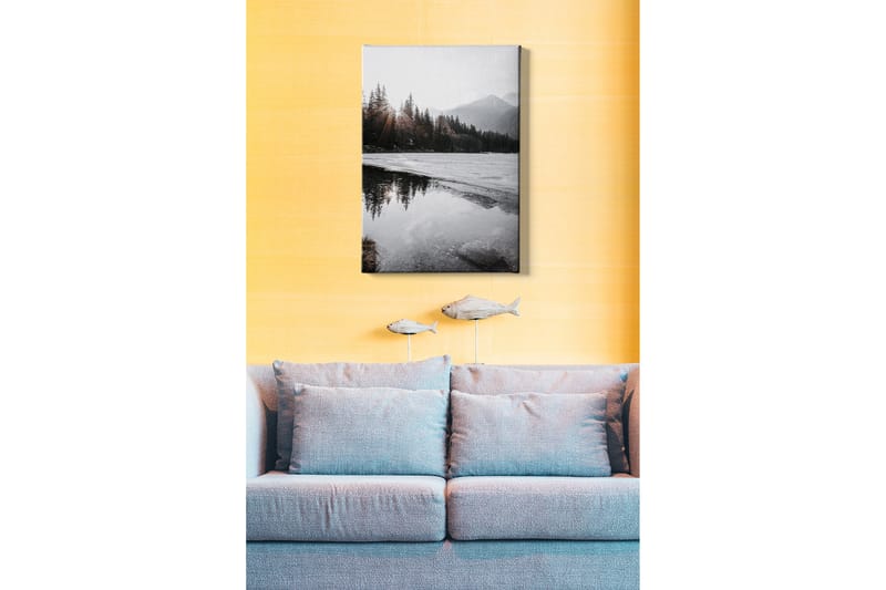 Canvastavla - Vacker vinterlandskap med frusna sjöar och snötäckta berg - Grå / Vit / Mörkgrön - Inredning - Tavlor & konst - Canvastavlor