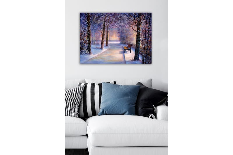 Canvastavla - Vinterlandskap med en ensam bänk längs en snötäckt väg - Lila / Vit / Brun - Inredning - Tavlor & konst - Canvastavlor