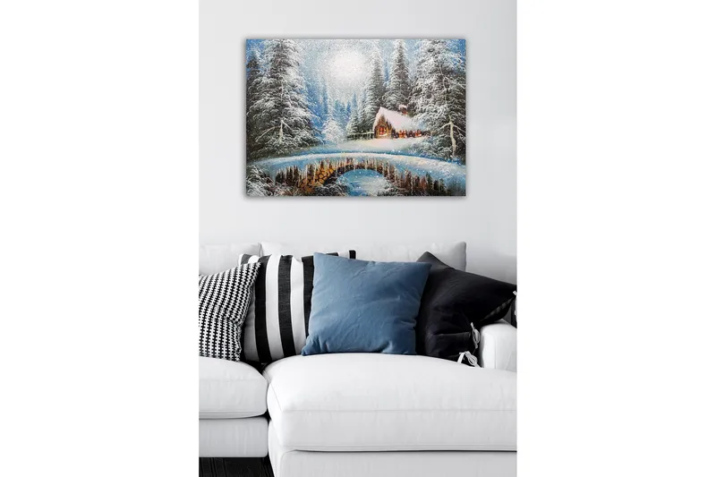 Canvastavla - Vinterlandskap med en stuga och snöklädda träd - Vit / Blå / Brun - Inredning - Tavlor & konst - Canvastavlor