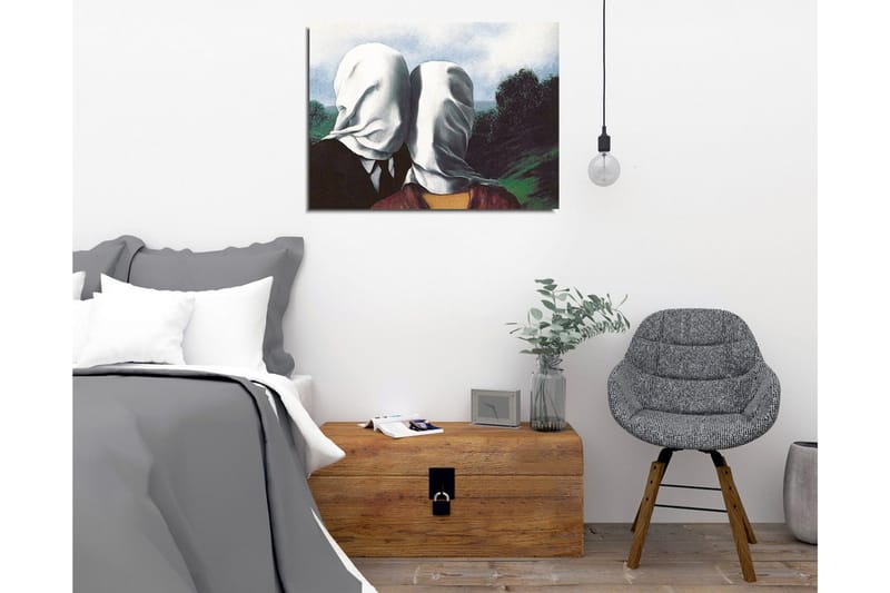 Canvastavla - Par med vita dukar som täcker ansiktena, stående i en grönskande landskap - Vit / Svart / Grön - Inredning - Tavlor & konst - Canvastavlor