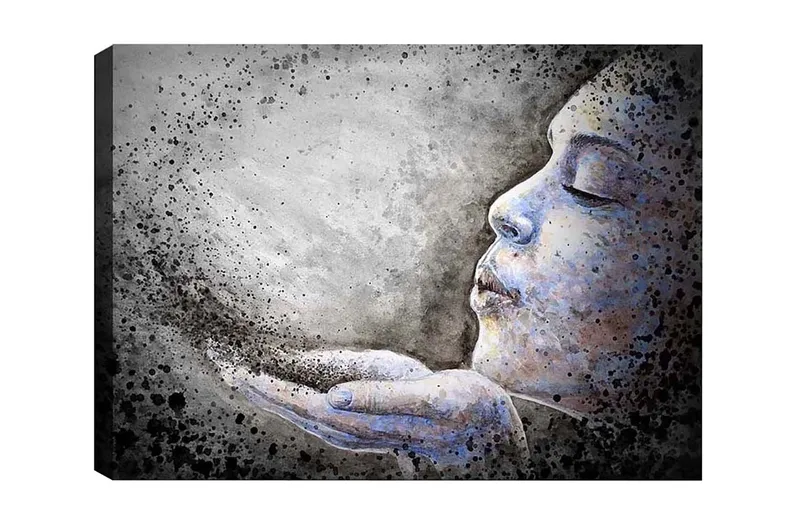 Canvastavla - Porträtt av en kvinna som blåser ut partiklar från sina händer, Grå / Blå / Svart