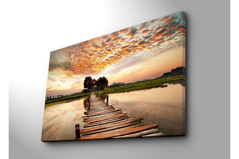 Stor Canvastavla 100x70 cm - Vacker solnedgång över en träbro som sträcker sig över stilla vatten - Orange / Grön / Brun - Inredning - Tavlor & konst - Canvastavlor