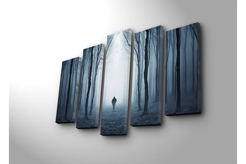 Stor Canvastavla i 5 delar 105x70 cm - Ensam figur som går genom en dimmig skog - Mörkblå / Grå / Svart - Inredning - Tavlor & konst - Canvastavlor