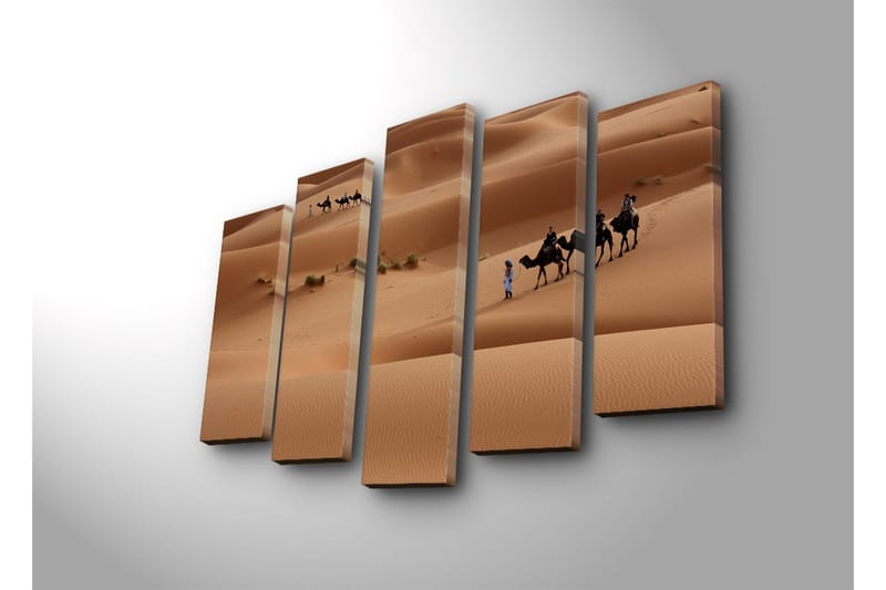 Stor Canvastavla i 5 delar 105x70 cm - Kamelkaravan som rör sig genom sanddyner - Sandbeige / Ljusbrun / Grön - Inredning - Tavlor & konst - Canvastavlor