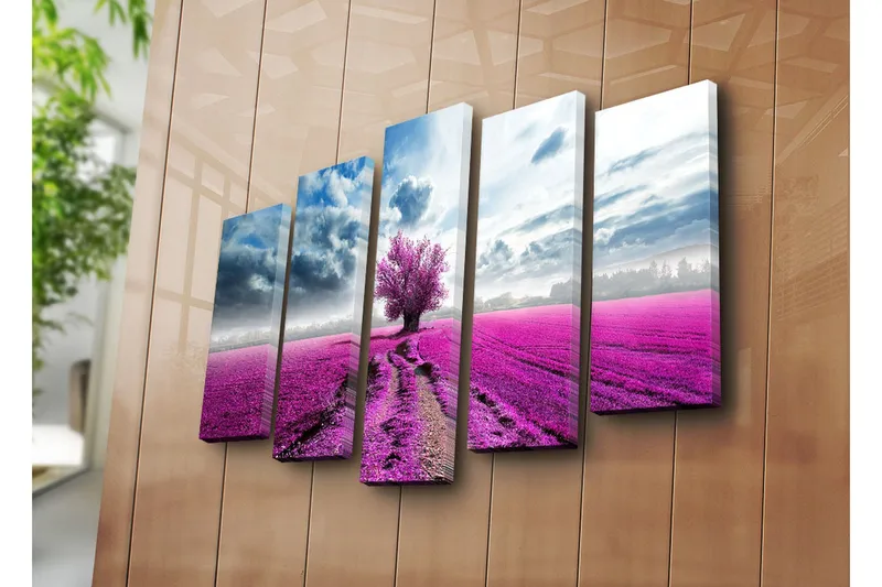 Stor Canvastavla i 5 delar 105x70 cm - Lila blomsterfält med ett ensamt träd - Lila / Blå / Grå - Inredning - Tavlor & konst - Canvastavlor