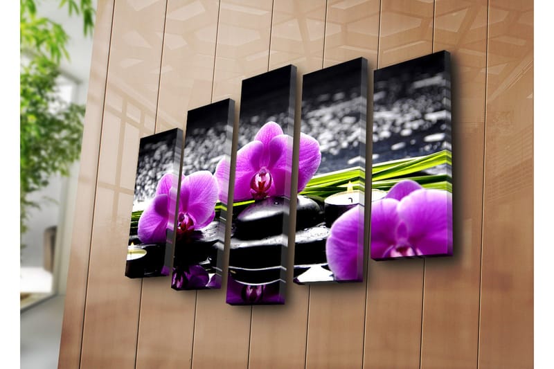Stor Canvastavla i 5 delar 105x70 cm - Lila orkidéer på svarta stenar med reflektioner i vatten - Lila / Svart / Grön - Inredning - Tavlor & konst - Canvastavlor