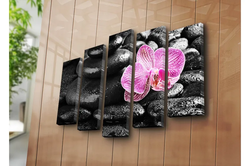 Stor Canvastavla i 5 delar 105x70 cm - Vacker orkidé som kontrasterar mot svarta stenar - Svart / Rosa - Inredning - Tavlor & konst - Canvastavlor
