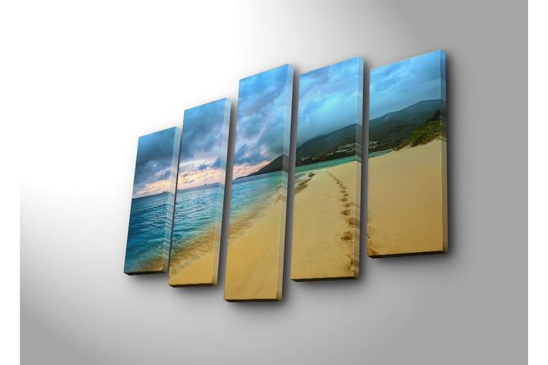Stor Canvastavla i 5 delar 105x70 cm - Vacker strand med fotspår i sanden och lugnt hav - Blå / Sandfärgad / Grå - Inredning - Tavlor & konst - Canvastavlor