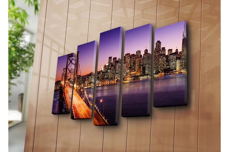 Stor Canvastavla i 5 delar 105x70 cm - Vacker vy över en stad med en bro i skymning - Lila / Orange / Blå - Inredning - Tavlor & konst - Canvastavlor