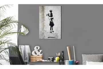 Tavla Bomb Hugger By Banksy 80x120 cm - Inredning - Tavlor & konst - Canvastavlor