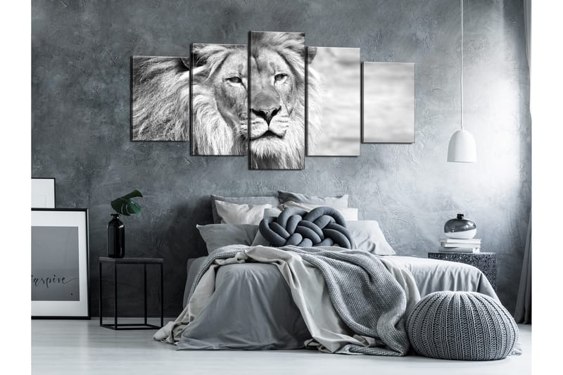 Tavla The King Of Beasts 5 Parts Wide B&W 100x50 - Artgeist sp. z o. o. - Inredning - Tavlor & konst - Canvastavlor