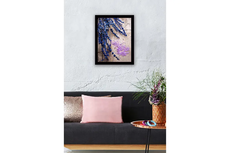 Inramad Canvastavla i trä - 41x56 cm - Blommor av lavendel med rosa saltkristaller - Blå / Lila - Inredning - Tavlor & konst