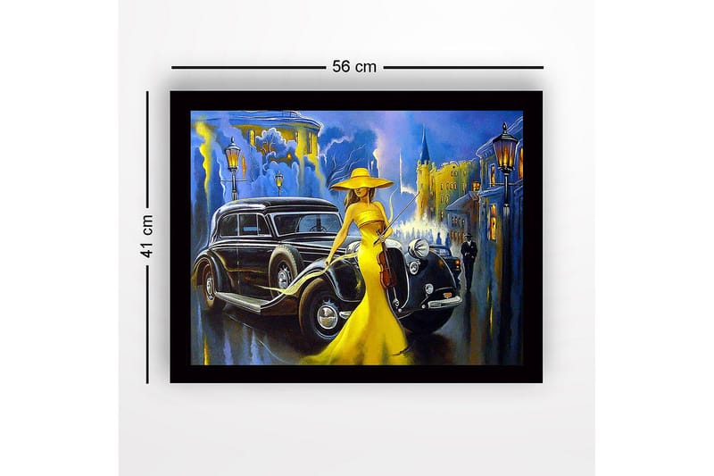 Inramad Canvastavla i trä - 41x56 cm - Elegant kvinna i gul klänning med fiol framför en klassisk bil i en stadsmiljö - Gul / Svart / Blå - Inredning - Tavlor & konst