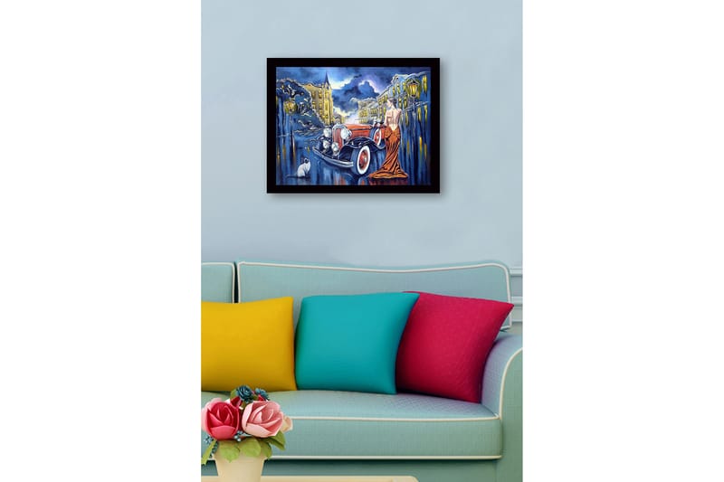 Inramad Canvastavla i trä - 41x56 cm - Elegant kvinna i röd klänning vid en klassisk bil i stadsmiljö - Röd / Svart / Blå - Inredning - Tavlor & konst