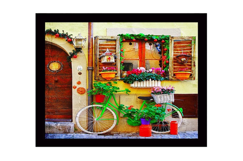 Inramad Canvastavla i trä - 41x56 cm - Färgglad cykel med blommor och dekorationer vid en charmig dörr - Grön / Röd / Rosa - Inredning - Tavlor & konst