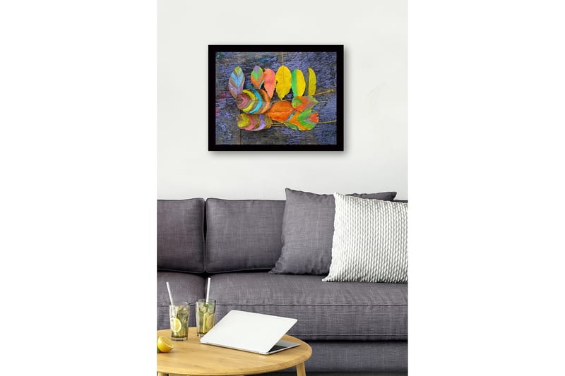 Inramad Canvastavla i trä - 41x56 cm - Färgglada löv arrangerade på en mörk bakgrund - Gul / Lila / Grön - Inredning - Tavlor & konst