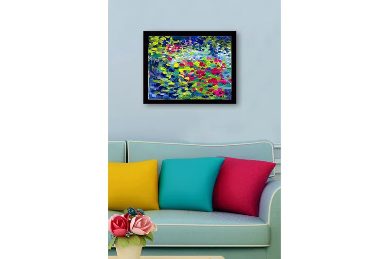 Inramad Canvastavla i trä - 41x56 cm - Färgrik blomsteräng med rosor och gröna blad - Grön / Röd / Blå - Inredning - Tavlor & konst
