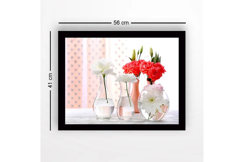 Inramad Canvastavla i trä - 41x56 cm - Färgrik bukett av blommor i glasvaser - Vit / Rosa / Röd - Inredning - Tavlor & konst