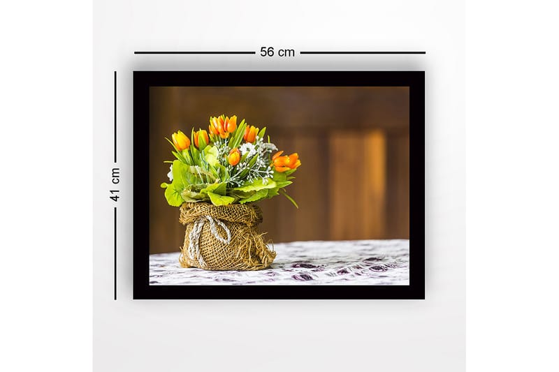 Inramad Canvastavla i trä - 41x56 cm - Färgrik bukett av tulpaner i en juteväska - Orange / Grön / Vit - Inredning - Tavlor & konst
