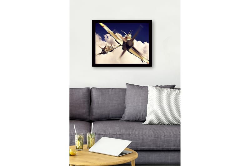 Inramad Canvastavla i trä - 41x56 cm - Flygplan som svävar genom molnig himmel - Grå / Blå / Vit - Inredning - Tavlor & konst