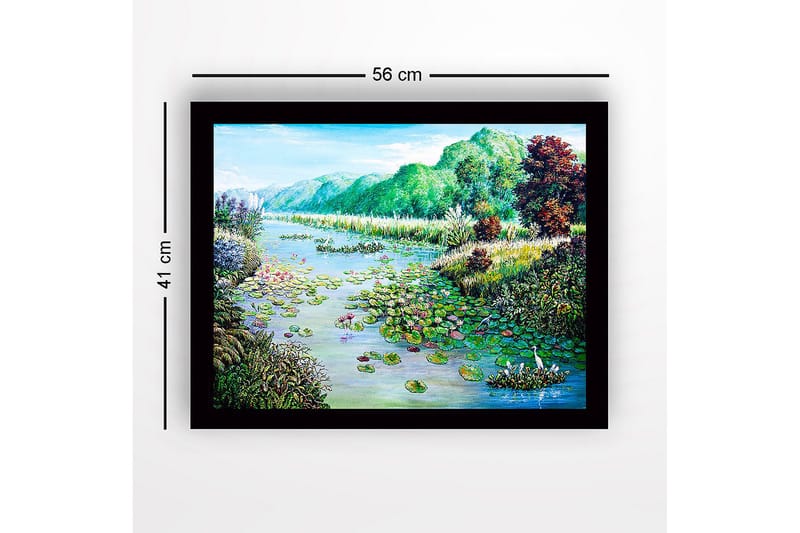 Inramad Canvastavla i trä - 41x56 cm - Fridfull sjölandskap med näckrosor och omgivande grönska - Grön / Blå / Rosa - Inredning - Tavlor & konst