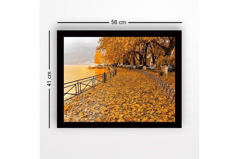 Inramad Canvastavla i trä - 41x56 cm - Gyllene höstlandskap vid en sjö med löv på marken - Guldorange / Mörkgul / Grå - Inredning - Tavlor & konst