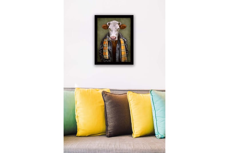 Inramad Canvastavla i trä - 41x56 cm - Klädd ko med läderjacka och scarf - Svart / Orange / Grön - Inredning - Tavlor & konst