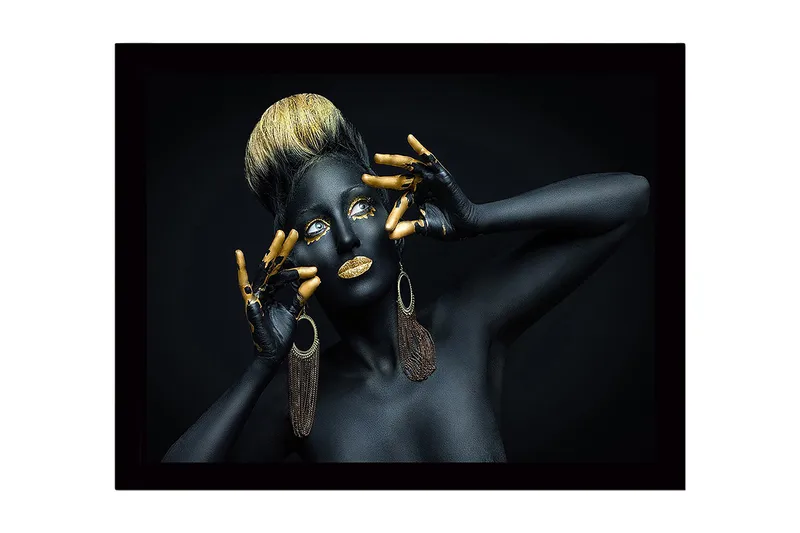 Inramad Canvastavla i trä - 41x56 cm - Konstverk med en kvinna i svart kroppsmålning och guldiga detaljer - Svart / Guld / Brun - Inredning - Tavlor & konst